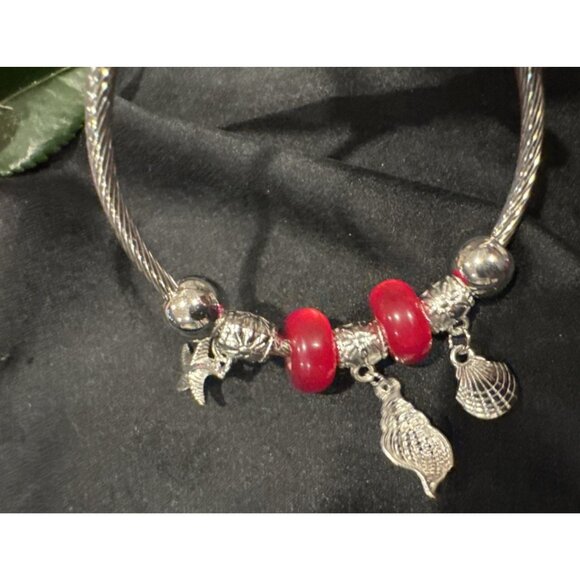 Mint Stainless Steel Starfish Shell Crystal Charm Silvertone Bangle Bracelet NEW - Picture 3 of 6